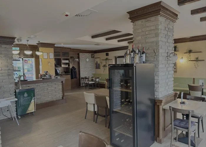 Lakeview Apartment *